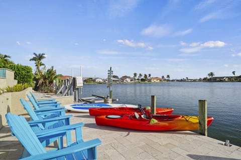 kayaks/paddle board incl