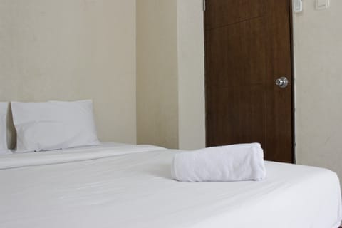 Apartment, Non Smoking, Kitchenette | 2 bedrooms, iron/ironing board, free WiFi, bed sheets