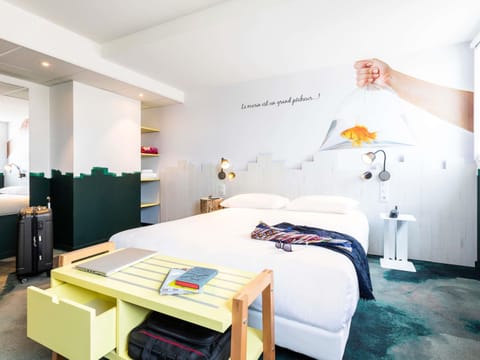 Standard Room, 1 Double Bed | Desk, soundproofing, free WiFi, bed sheets