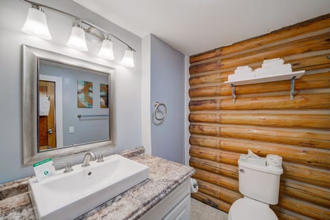 Towels, soap, shampoo, toilet paper