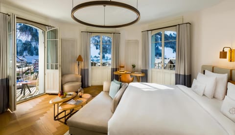 Belle Epoque Room | Premium bedding, down comforters, pillowtop beds, free minibar items