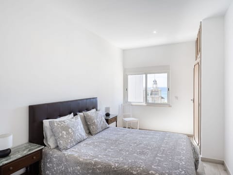 Property, Comfort, Building, Interior Design, Flooring, Floor, Lamp, Wood, Wall