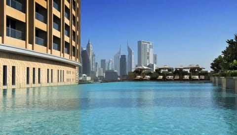 Apartment (0 Bedroom) | Outdoor pool