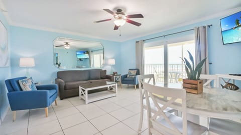 South Beach Room 603 Living Room