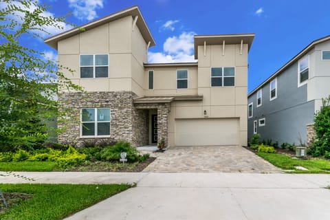 Beautiful 9 bed 6 bath villa located in Solara Resort