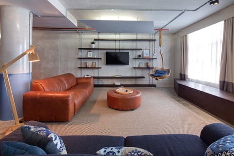 Superior Suite, 1 King Bed | Premium bedding, pillowtop beds, minibar, in-room safe