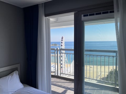 Premier Suite, Multiple Beds, Non Smoking, Ocean View (Cooking Available) | Terrace/patio
