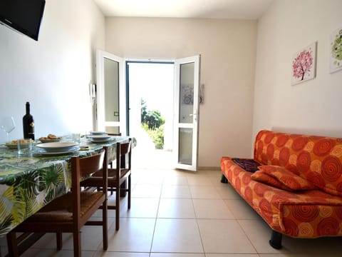 Apartment, 1 Bedroom, Smoking, Balcony | Dining
