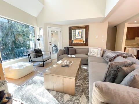Welcome to Gleneagles. The perfect holiday home in Whistler!