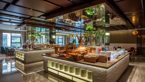 Daily buffet breakfast for a fee