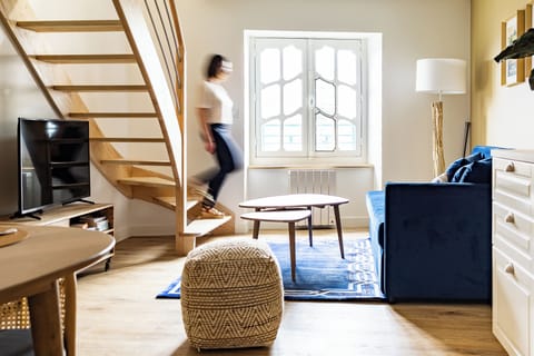 Apartment of the Sword | Living area | 19-inch flat-screen TV with digital channels, TV