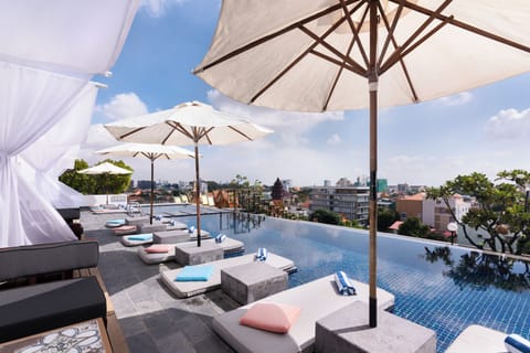 Outdoor pool, sun loungers