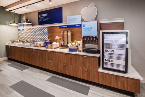 Free daily full breakfast