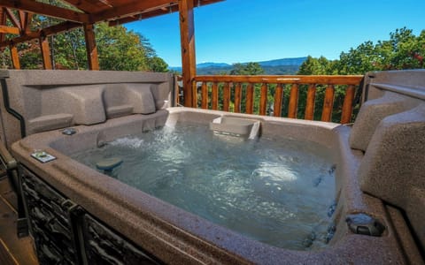 Outdoor Hot Tub with Beautiful Views