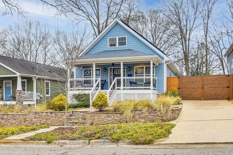 Durham Vacation Rental | 2BR | 2BA | 1,600 Sq Ft