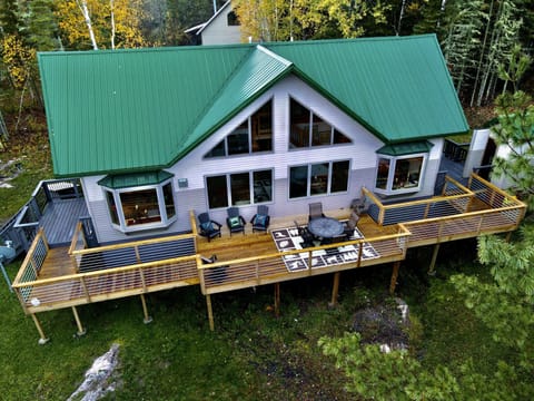 
Large deck with outdoor dining options.