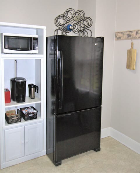 Energy UP! Kuerig a cup of coffee or brew a whole pot. Enjoy a full Fridge too!