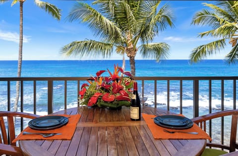 Lanai Dining and View