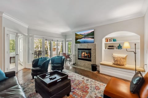 Condo (3 Bedrooms) | Front of property