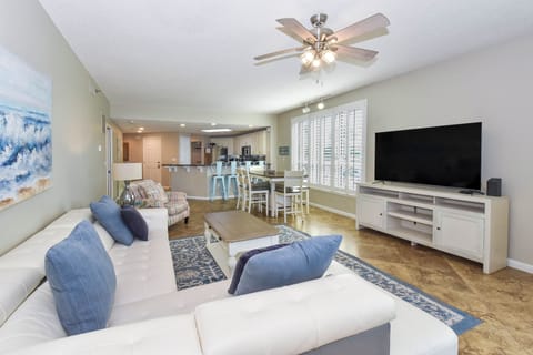 Sterling Sands 101- Open Living Area