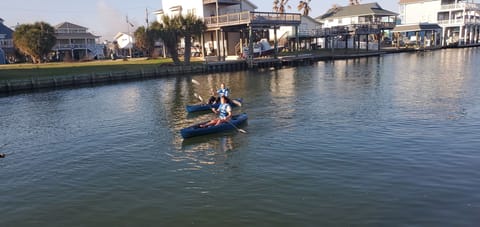 who's winning the kayak race?