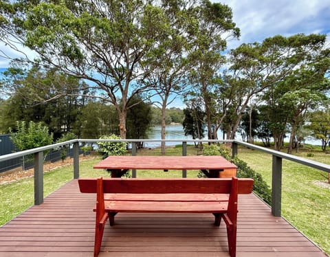 Verandah can be enclosed with gate for dogs and has a dog enclosure underneath 
