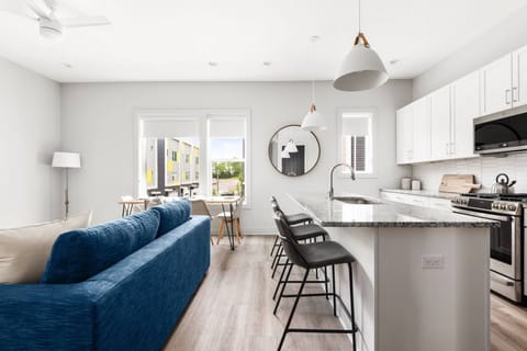 Living and Gathering Area with Space for Everyone!