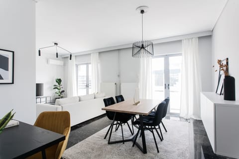 Business Apartment | In-room dining