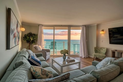 Relax in the living room with this gorgeous view!