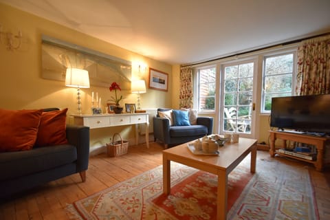 Family House | Living area | Flat-screen TV