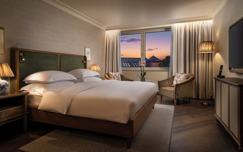 Hypo-allergenic bedding, free minibar, in-room safe, desk