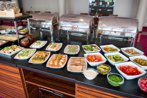 Daily buffet breakfast for a fee