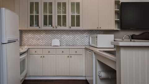 Microwave, coffee/tea maker