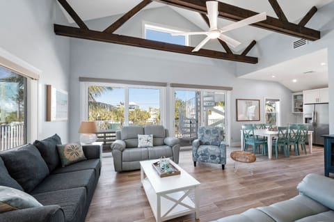 Volume Ceilings, lots of light, beautiful furnishings and decor