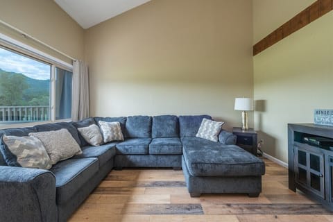 Large sectional perfect for lounging around!