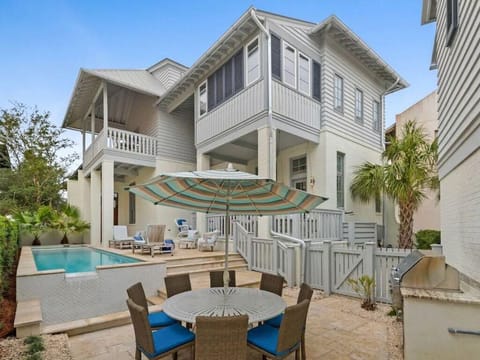 Spacious Outdoor Living
