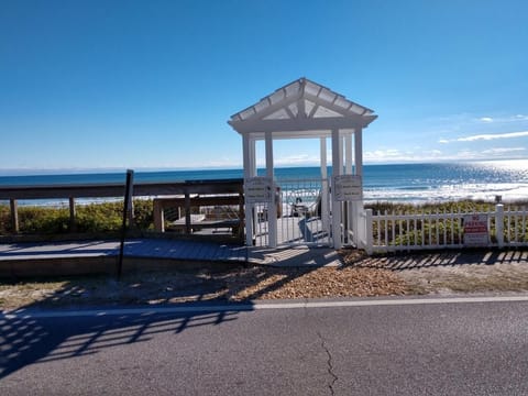 Secondary beach entrance.