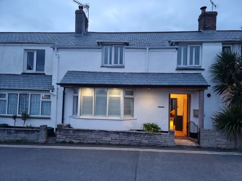 Neet Retreat front entrance