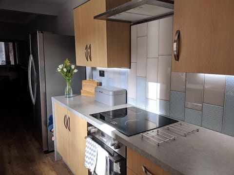 Kitchen/Diner - Induction Hob, Tassimo Coffee Machine