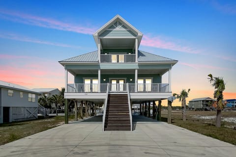 Absolutely stunning 5 bed/3.5 bath home directly across the beach .amazing views
