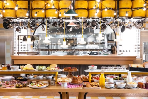 Daily buffet breakfast for a fee