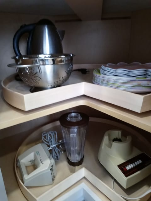 Kitchen items.