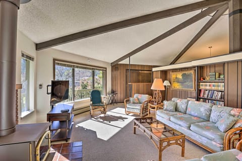 Willow Creek Vacation Rental | 3BR | 2.5BA | 2 Stories