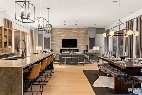 Remodeled Kitchen with all your entertaining desires