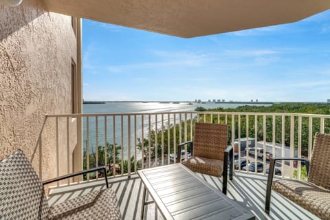 Enjoy meals or drinks on the 4th floor balcony, with a beautiful east/south-east view of the Estero Bay.
