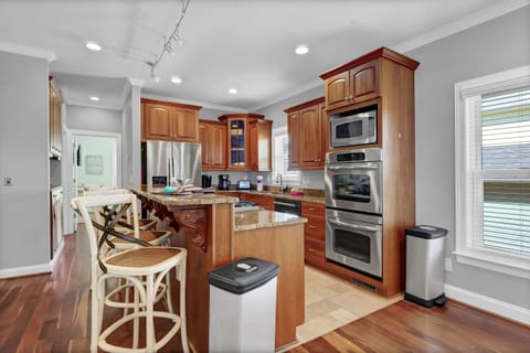 Additional Seating at Kitchen Island
