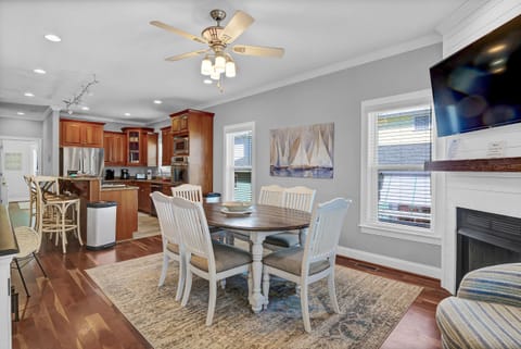 Cozy Dining Table with Seating for Six