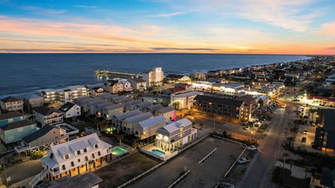 Beachside Bliss: Just a 2-minute stroll from your door, enjoy direct access to the beach for sun, surf, and unforgettable seaside adventures.