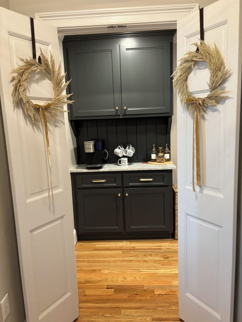 Coffee Bar. Keurig and reg drip provided.