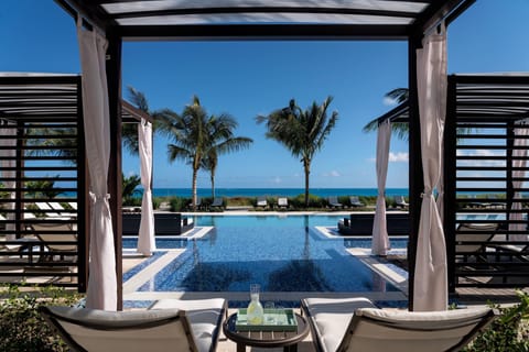 2 outdoor pools